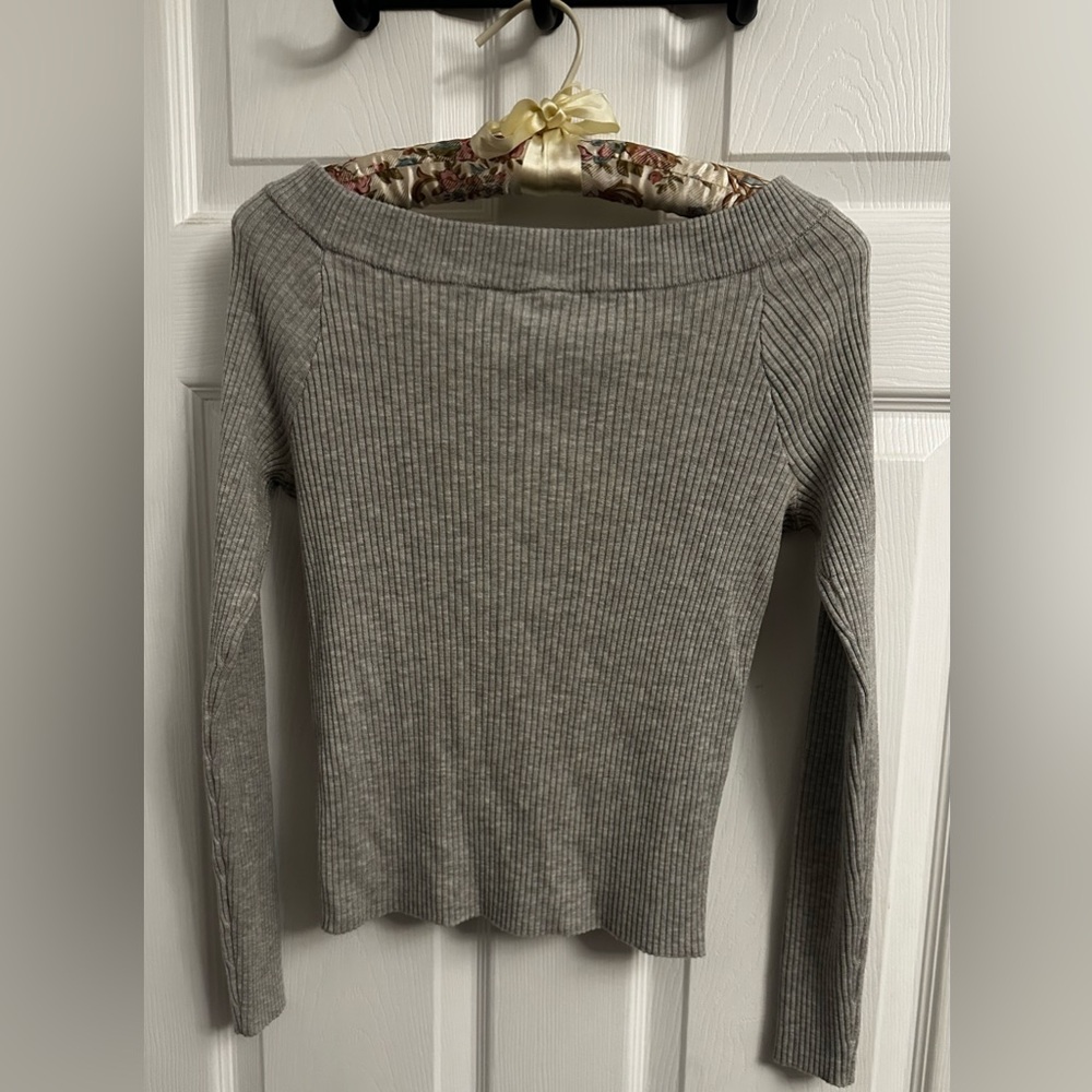 H&M Ribbed V-Neck Long Sleeve Top - Picture 5 of 5